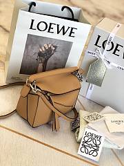 Loewe Small Puzzle bag in soft grained calfskin Light Caramel 18x12.5x8cm - 4