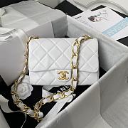 Chanel Flap Bag White Size 22×5×15.5cm - 1