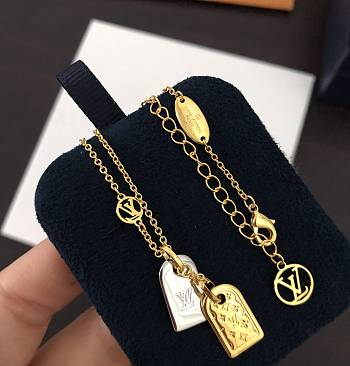 LV NECKLACE 04