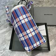BALENCIAGA BARBES LARGE EAST-WEST SHOPPER BAG CHECK PRINTED IN BLUE - 671405 - 3