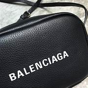 BALENCIAGA WOMEN'S EVERYDAY SMALL CAMERA BAG IN BLACK - 608654 - 20cm - 2