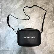 BALENCIAGA WOMEN'S EVERYDAY SMALL CAMERA BAG IN BLACK - 25cm - 1