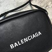 BALENCIAGA WOMEN'S EVERYDAY SMALL CAMERA BAG IN BLACK - 25cm - 6