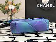 CHANEL 19 HANDBAG LACQUERED METAL BLUE & PURPLE - AS1160 - 26cm - 6