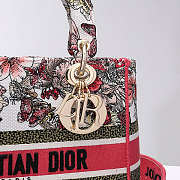 Dior Medium Lady D-Lite Multicolor Butterfly Embroidery - M0565 - 24x20x11cm - 2