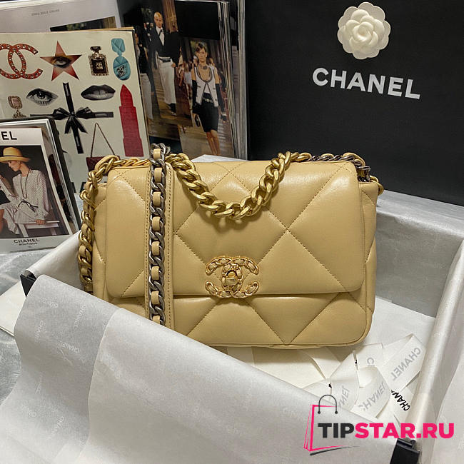 Chanel 19 handbag calfskin in yellow - 26×16×9cm - 1
