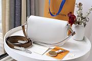 LV SWING BLANC - M20395 - 24x15x6cm - 2