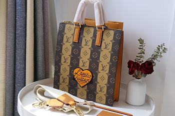 LV SAC PLAT CROSS - M45969 - 26x28.5x6cm