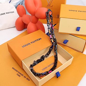LV New Bamboo Colored Diamond Color Necklace