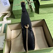 Gucci GG Marmont Half-Moon-Shaped Mini Bag Black 21.5x11x5 cm - 2