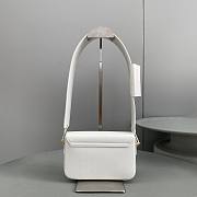 JACQUEMUS LE CARINU LEATHER SHOULDER BAG White - 3