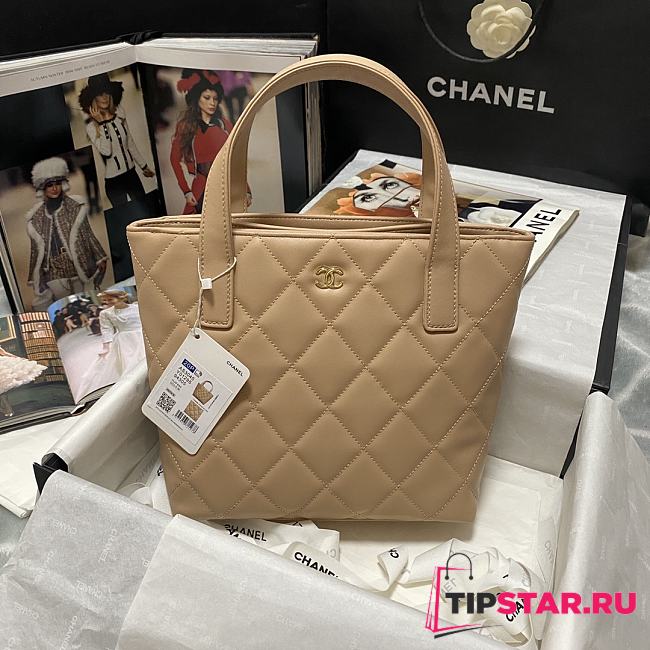 Chanel Tiffany AS3045 Sheepskin Size 23x24x9cm - 1