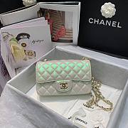 Chanel Classic flap bag iridescent in white & gold metal 20cm - 6