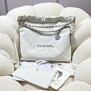 Chanel 22 Medium Handbag White Calfskin AS3261 Size 39x42x8 cm - 1