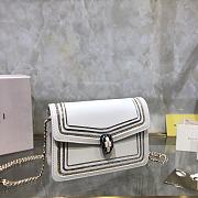 Bvlgari Mini Serpenti Diamond Blast Shoulder Bag White size 17 x 11 x 5 cm - 4