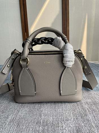Chloe | Daria small bag in grey 22cm