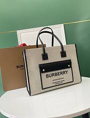 Burberry Two-tone Medium Freya Tote Black Size 40cm - 2