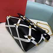 Valentino Garavani Large Roman Stud Black/Ivory 30x20x12 cm - 6