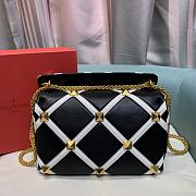 Valentino Garavani Large Roman Stud Black/Ivory 30x20x12 cm - 5