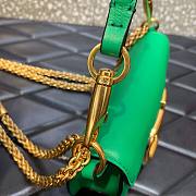 Valentino Locò Small Shoulder Bag In Green Calfskin 20x11x5 cm - 6