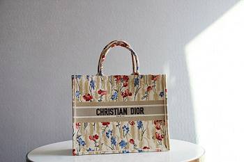 Dior Large Book Tote Flower In Beige Embroidery M1286 Size 41.5x35x18 cm