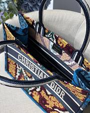 Dior Small Book Tote Paisley Blue Embroidery M1296 Size 36.5 Cm - 5