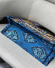 Dior Small Book Tote Paisley Blue Embroidery M1296 Size 36.5 Cm - 4