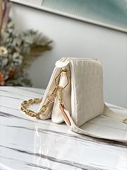 LV Coussin PM Cream M21262 Size 26 x 20 x 12 cm - 2