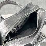 Balenciaga Neo Cagole Motorcycle Bag Silver Size 26 x 13 x 18 cm - 3