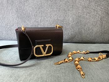 Valentino Stud Sign Grainy Calfskin Shoulder Bag Black size 20x15x7 cm