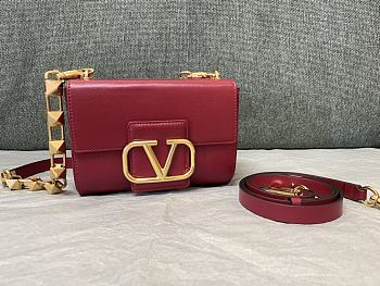 Valentino Stud Sign Grainy Calfskin Shoulder Bag Red size 20x15x7 cm