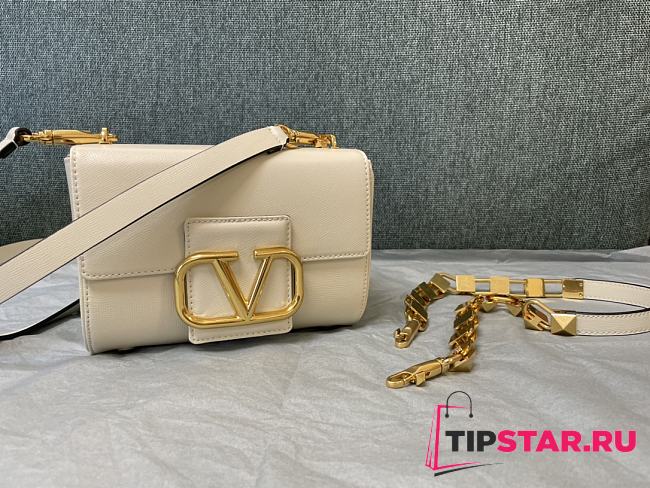 Valentino Stud Sign Grainy Calfskin Shoulder Bag White size 20x15x7 cm - 1