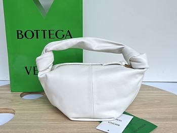 Bottega Veneta Double Knot White 629635 size 30x23x15 cm