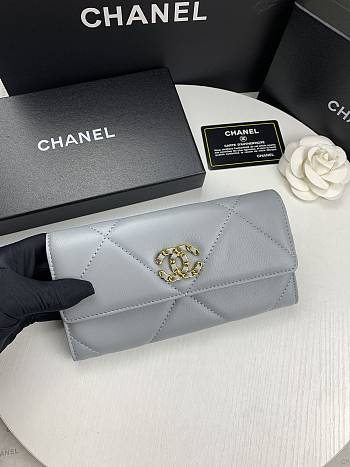 Chanel 19 Long Flap Wallet Gray AP0955 size 19.5x10x2.5 cm