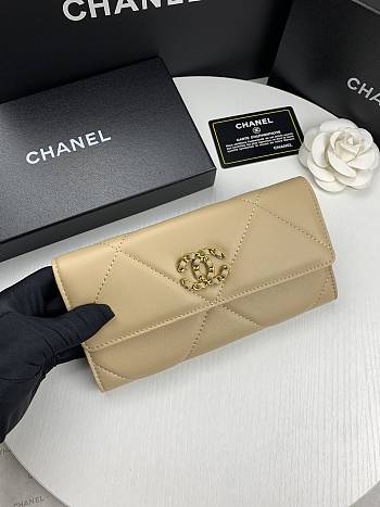 Chanel 19 Long Flap Wallet Beige AP0955 size 19.5x10x2.5 cm