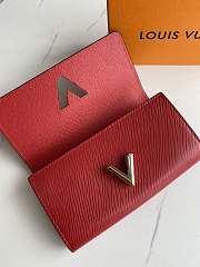 LV Twist Wallet Red size 19.0x 10.5x 2.5 cm - 2
