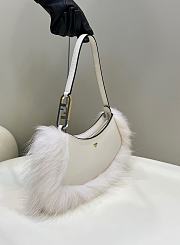 Fendi O'Lock Swing White Leather Clutch size 32x11x5 cm - 4