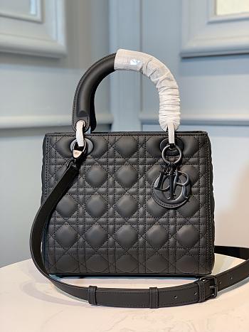 Dior Medium Lady Bag Black Ultramatte M0565 size 24x20x12 cm