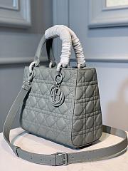 Dior Medium Lady Bag Gray Ultramatte M0565 size 24x20x12 cm - 3