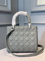 Dior Medium Lady Bag Gray Ultramatte M0565 size 24x20x12 cm - 2