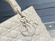 Dior Medium Lady Bag White Ultramatte M0565 size 24x20x12 cm - 3