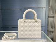 Dior Medium Lady Bag White Ultramatte M0565 size 24x20x12 cm - 2