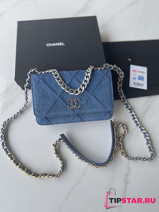 Chanel Flap Bag Denim Size 19 x 11.5 x 7 cm - 1