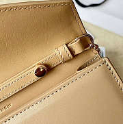 Celine Wallet On Chain Cuir Triomphe Beige Size 19 x 11 x 4 cm - 2