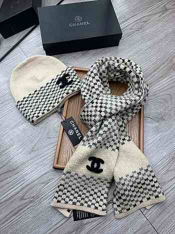 Chanel Set Hat and Scarf Beige