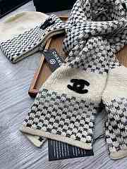 Chanel Set Hat and Scarf Beige - 3