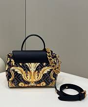 Fendi Fendace La Medusa Medium Handbag Gold Baroque 25x22x15 cm - 3