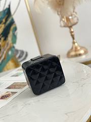 Chanel Vanity Case Micro Mini Clutch Black size 11x9.5x8.5 cm - 4