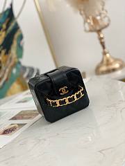 Chanel Vanity Case Micro Mini Clutch Black size 11x9.5x8.5 cm - 2