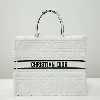 Dior Large Book Tote White Cannage Wool Embroidered size 41.5 cm